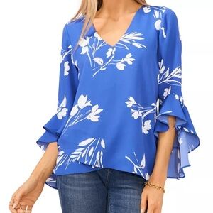 Floral Blue Vince Camuto Top 💙
